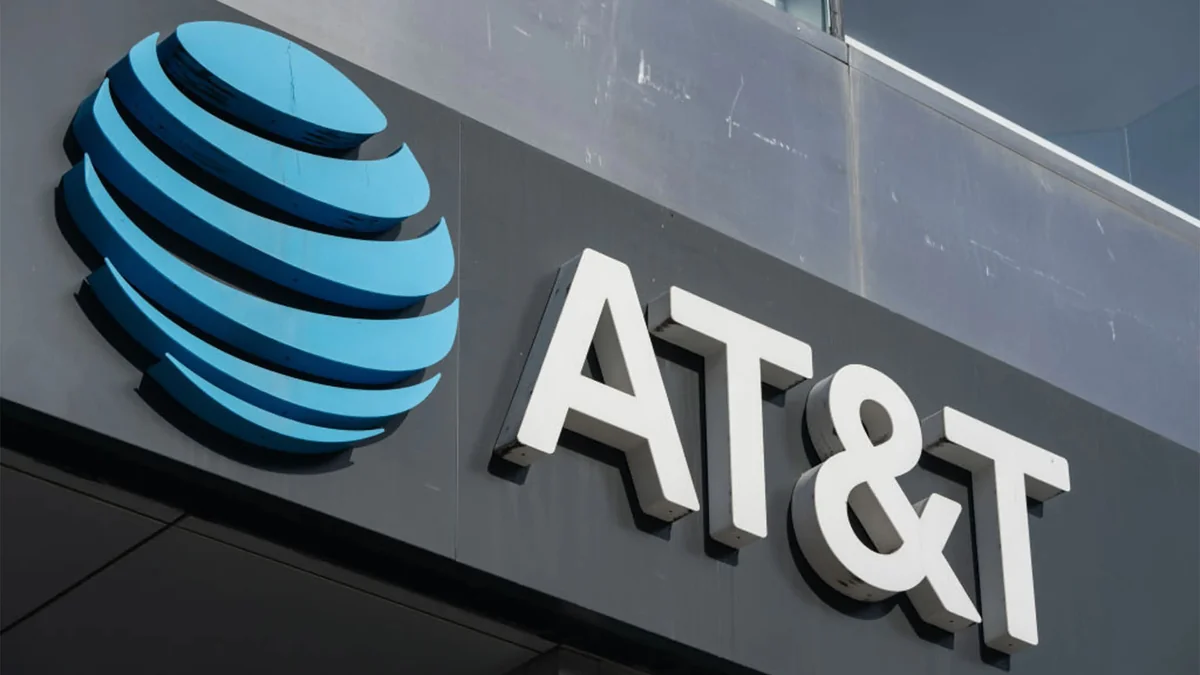 AT&T müşterisi “ücretsiz” iPhone vaadi sonrası borçla kaldı