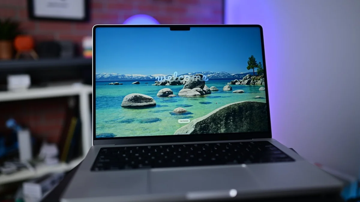 Omdia: OLED ekranlı MacBook Ultra 2026 Q3'te gelebilir