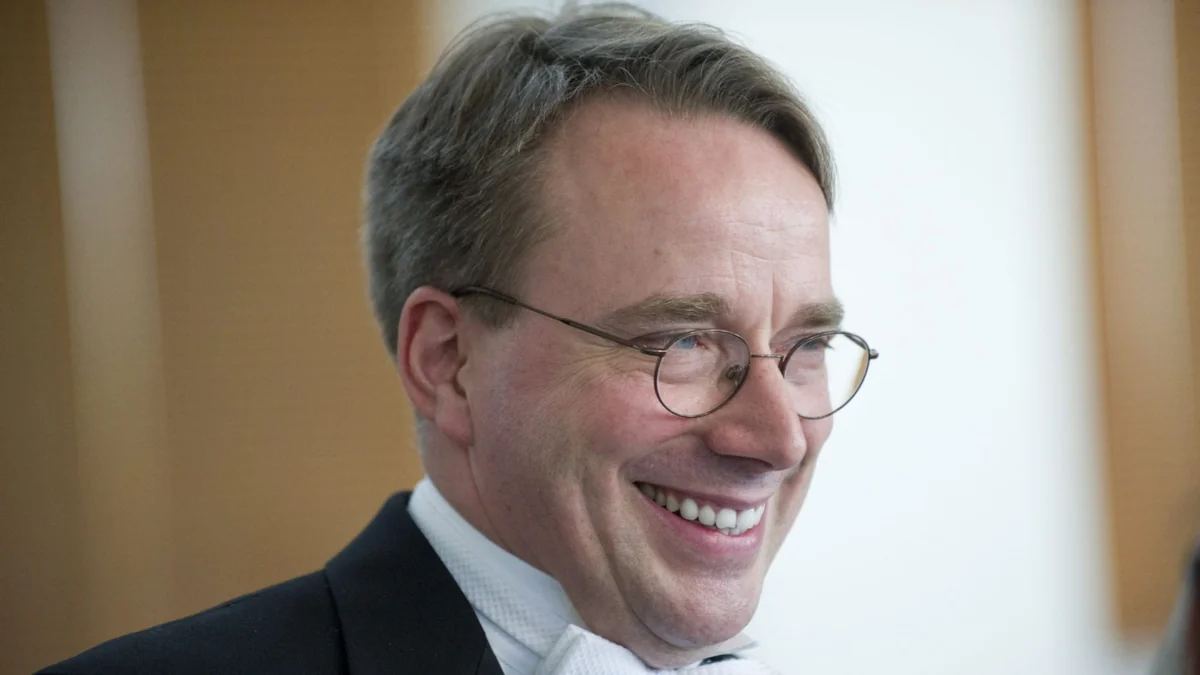 Linus Torvalds, Linux çekirdeğinde AI araçlarına açık kapı bıraktı