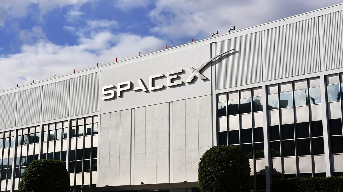 SpaceX’in el tipi AI cihazı iddiasına Musk’tan yalanlama