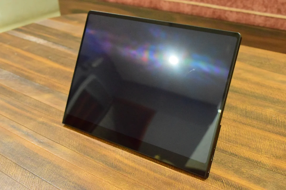 Uperfect GR14BU, 3K OLED taşınabilir ekranda 120 Hz sunuyor