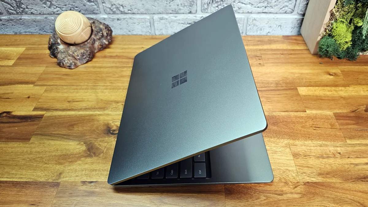 Microsoft, Surface Go ve Surface Laptop Go serisini bitiriyor