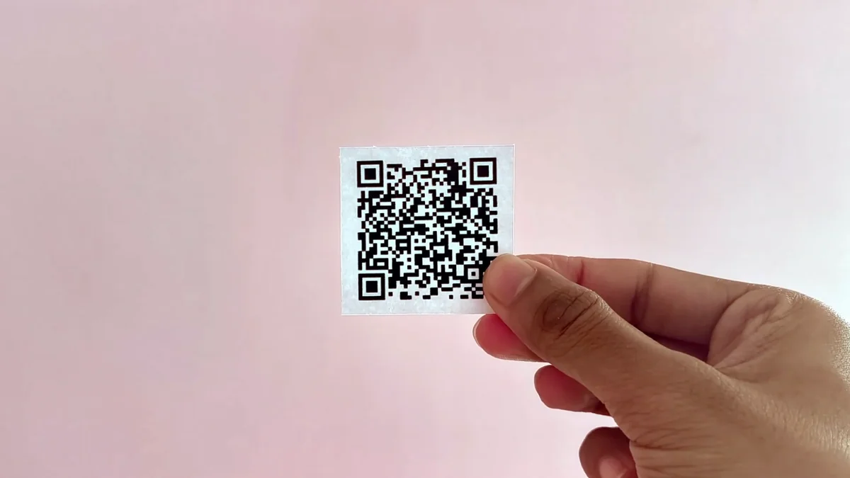 Makestreme, 2 dakikalık şarkıyı 8 QR kodlu kağıda sığdırdı