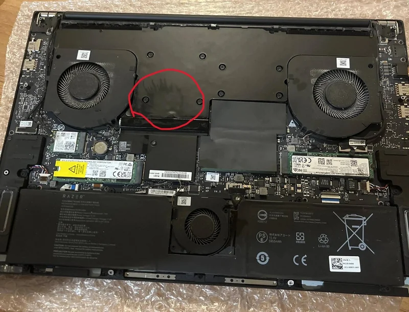 Razer Blade 18 gaming laptop owner shows how his vapor chamber got busted