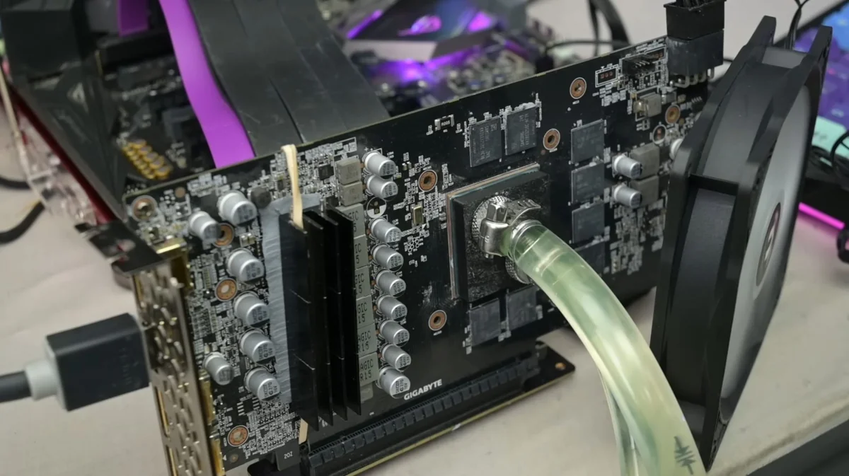 Modder, RTX 2060’ta doğrudan suyla 28°C’ye indi